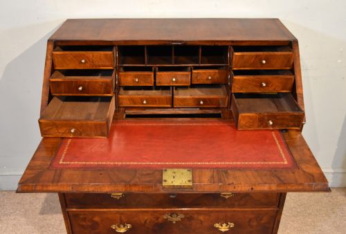 GEORGE II WALNUT VENEERED BUREAU CHEST - ADDITIONAL PHOTO 7