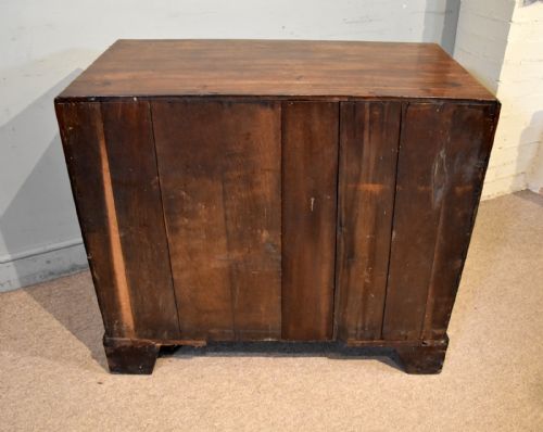 18TH CENTURY MAHOGANY CHEST OF DRAWERS - ADDITIONAL PHOTO 8