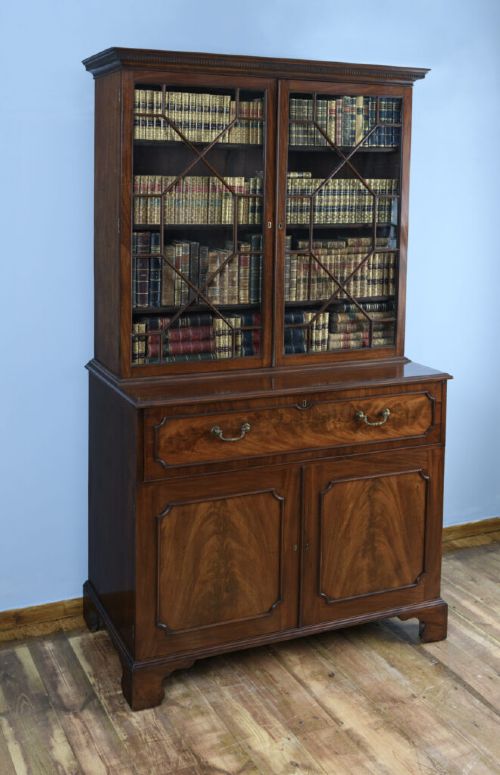 18TH CENTURY PERIOD SECRETAIRE BOOKCASE
