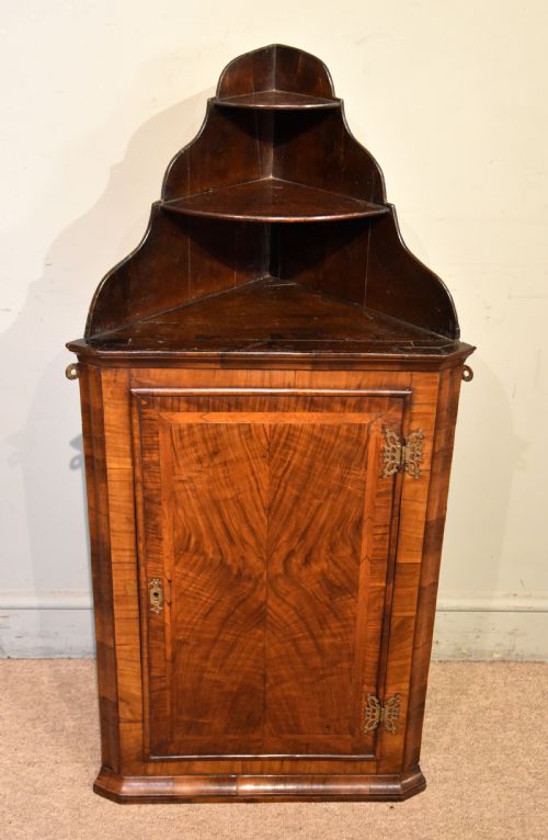 GEORGE I WALNUT CORNER CUPBOARD - ADDITIONAL PHOTO 1