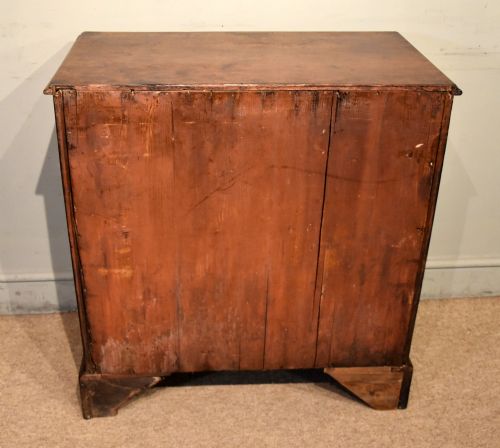 GEORGE III MAHOGANY CHEST OF FOUR DRAWERS - ADDITIONAL PHOTO 8