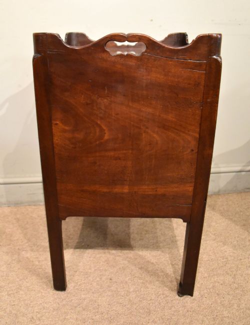 MATCHED PAIR 18TH CENTURY MAHOGANY BEDSIDE CABINETS - ADDITIONAL PHOTO 4