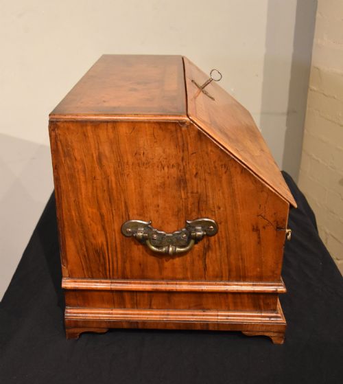 GEORGE I BURR WALNUT TRAVELLING WRITING BUREAU - ADDITIONAL PHOTO 6