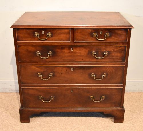 18th century mahogany chest of drawers