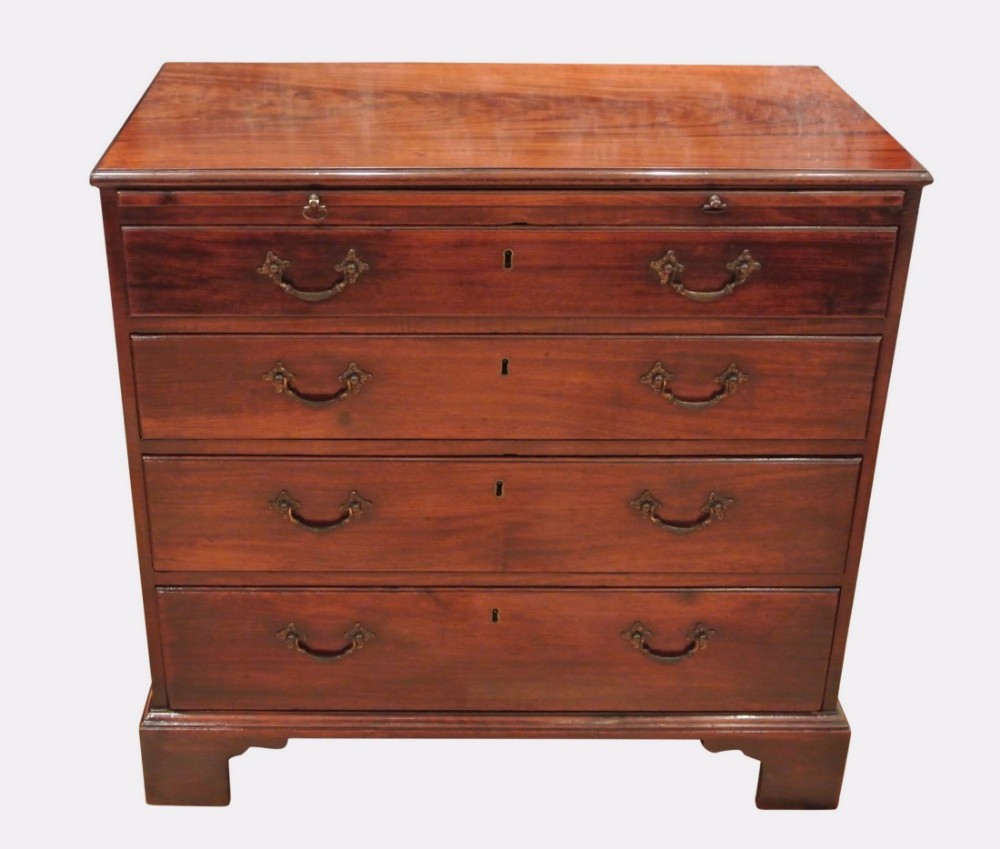 A Superb Mahogany Chippendale Period Chest of Drawers