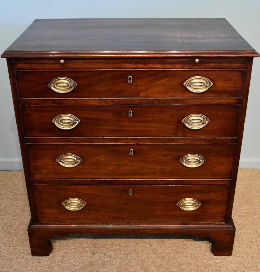 A George III Mahogany Small Chest of Drawers 