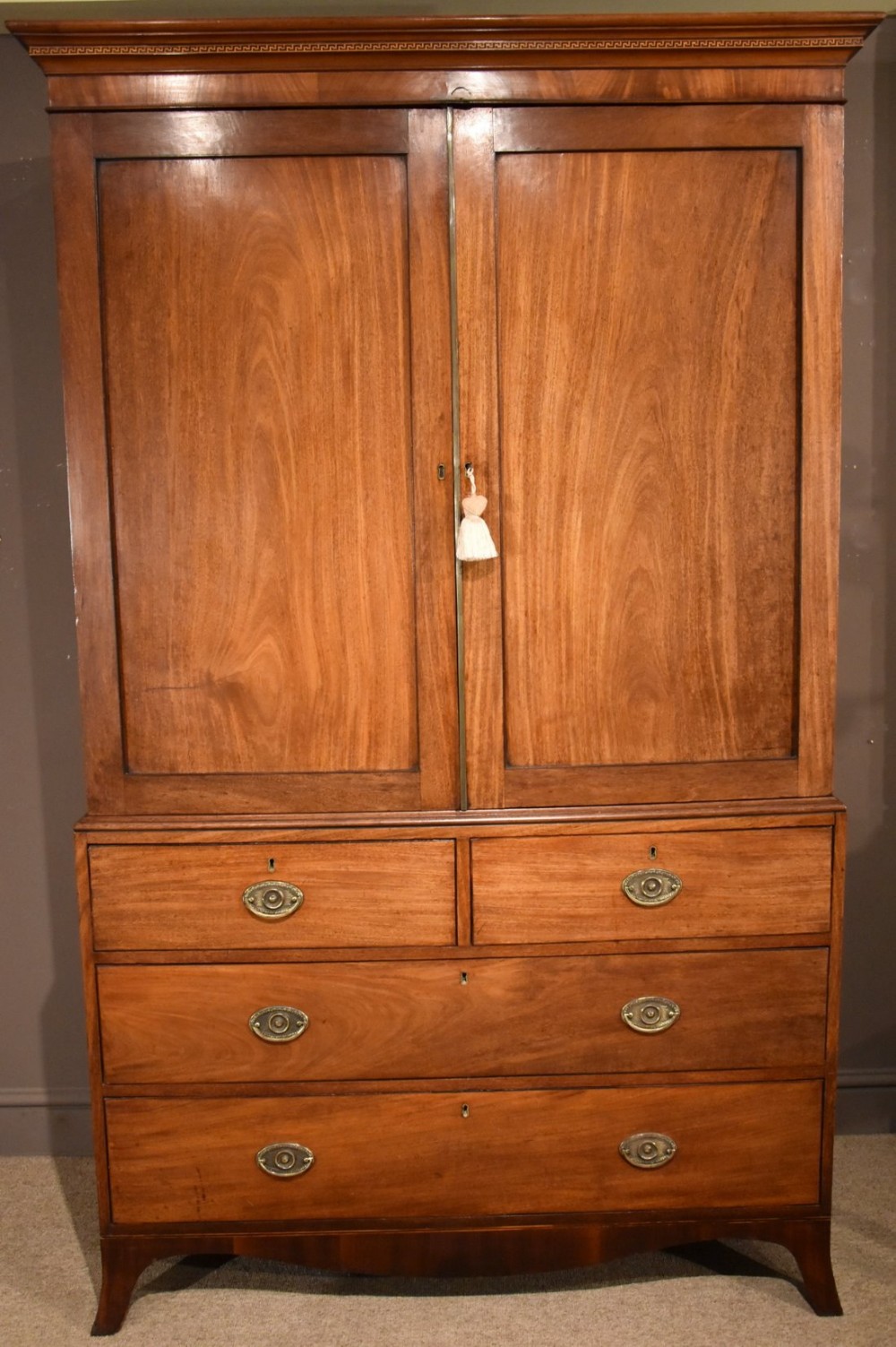 Early 19th century Mahogany Linen Press
