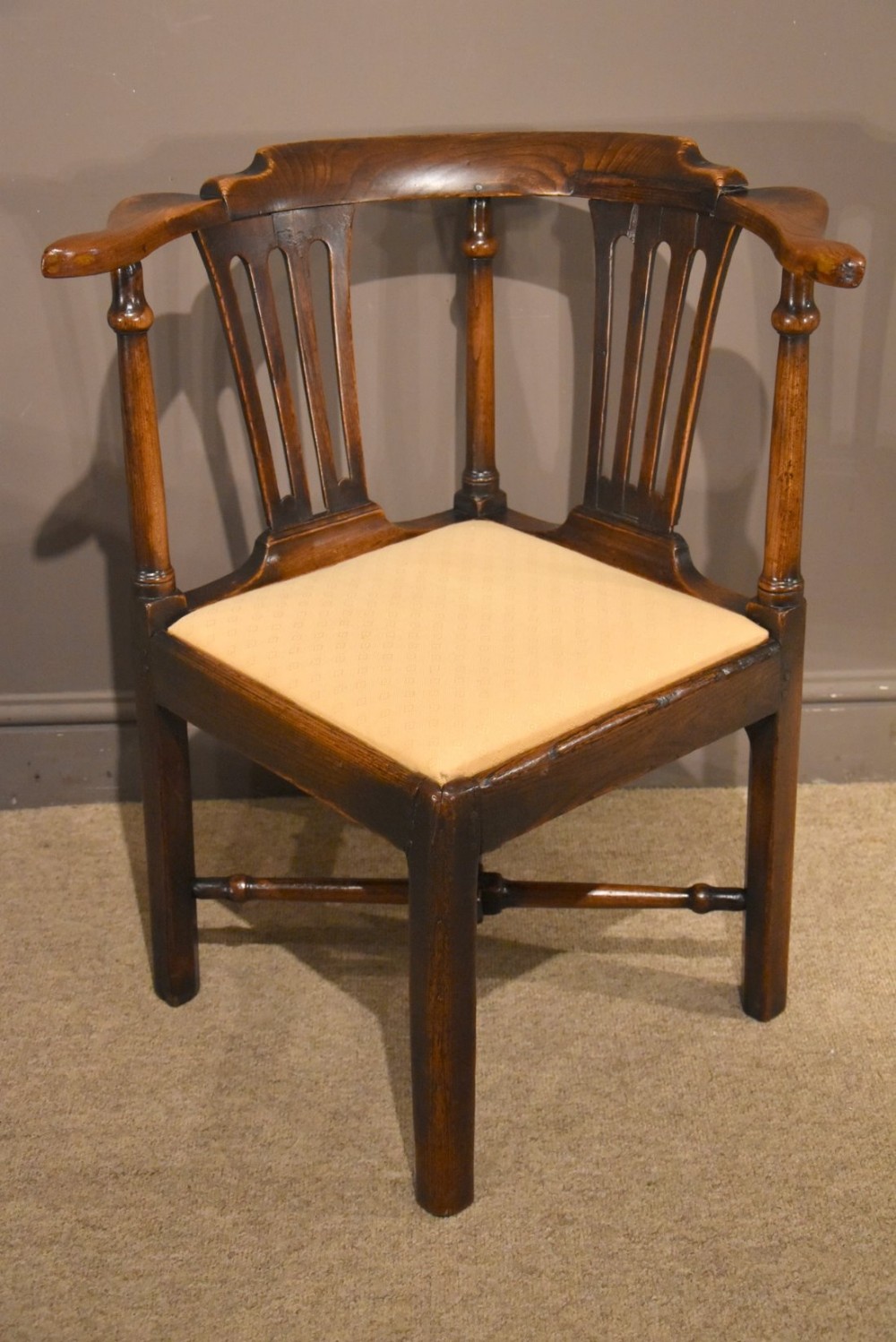 A Good Early George III Elm Corner Chair 