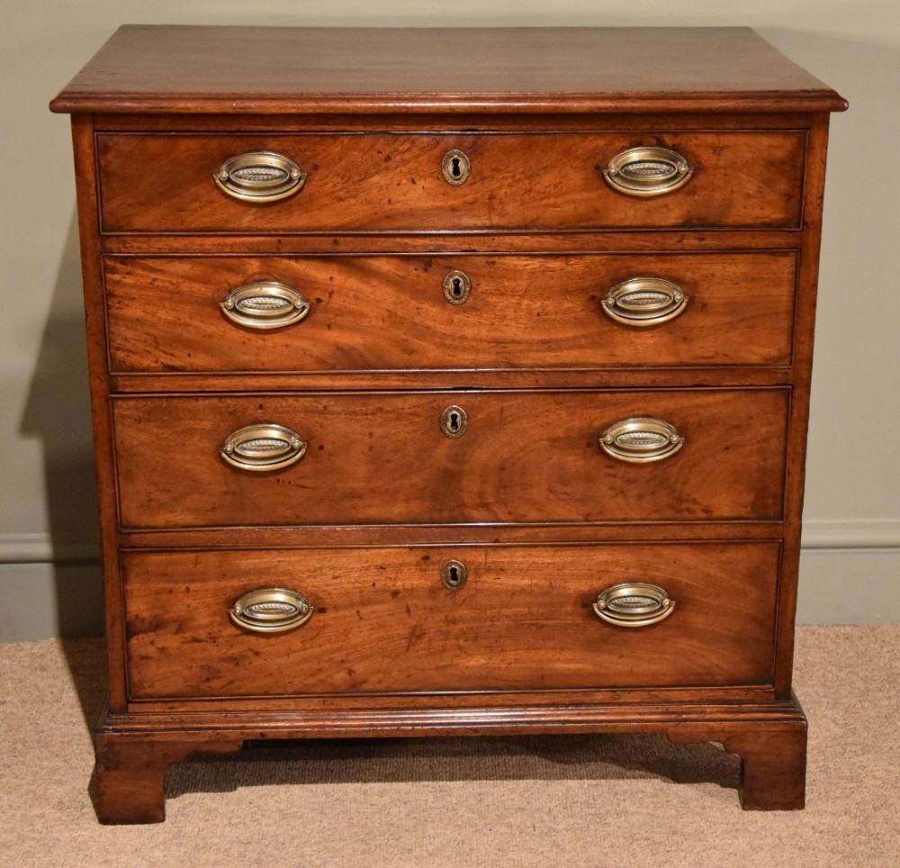 A Good Small George III Mahogany Chest of Drawers 