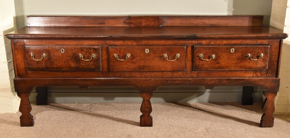 A Good Early 18th Century Oak Dresser 