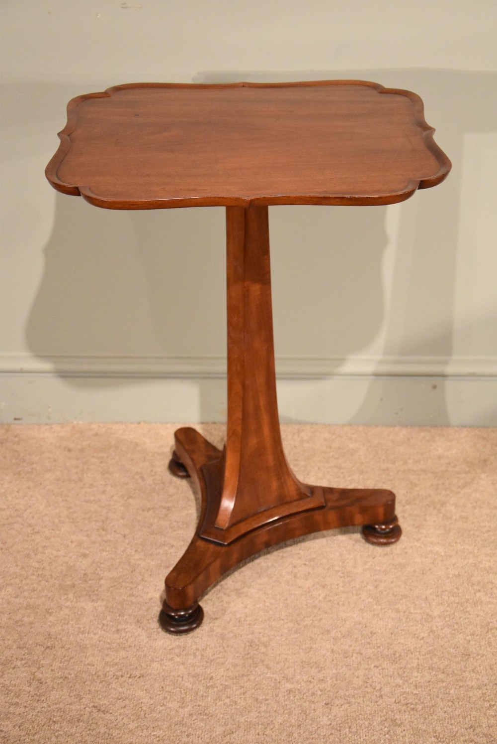 A William IV Mahogany Scallop Edge Wine Table
