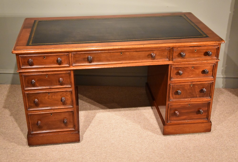 A Good 19h Century Mahogany Pedestal Desk