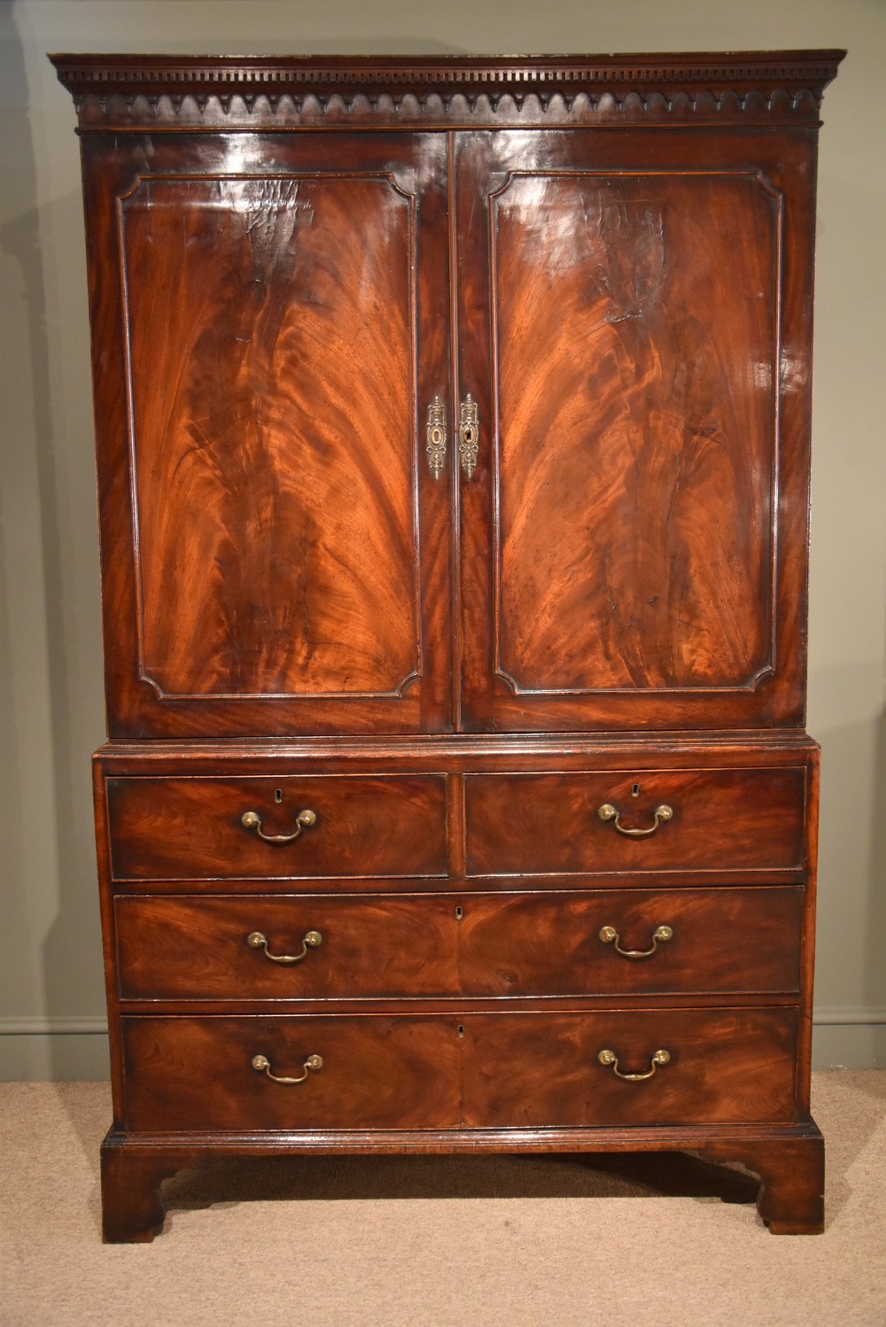A Good Late 18th Century Mahogany Linen Press