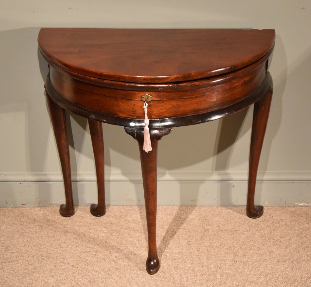 A Small Early George II Mahogany Tea Table 