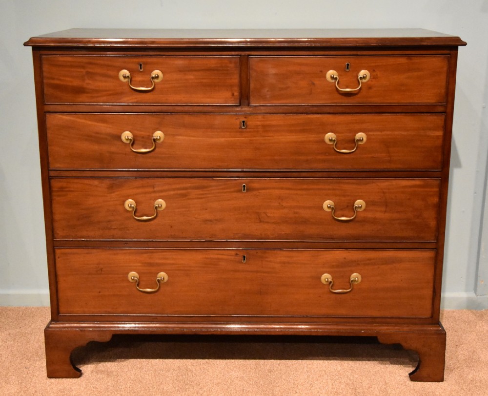 A Superb Quality Mahogany Chest of Drawers by Gillows
