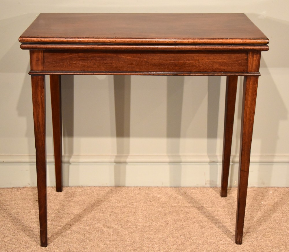 An Elegant Mid 18th Century Mahogany Small Tea Table
