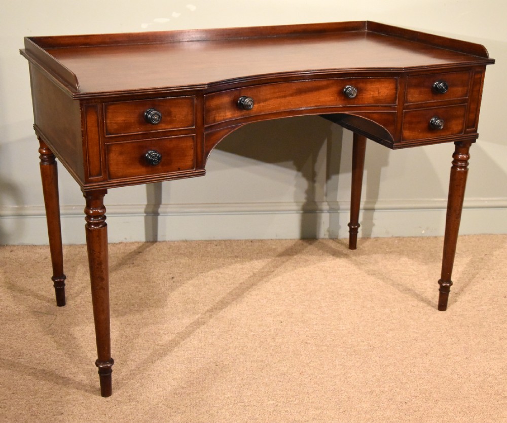 A Fine Gillow Lancaster  George III Concave Dressing Side Table