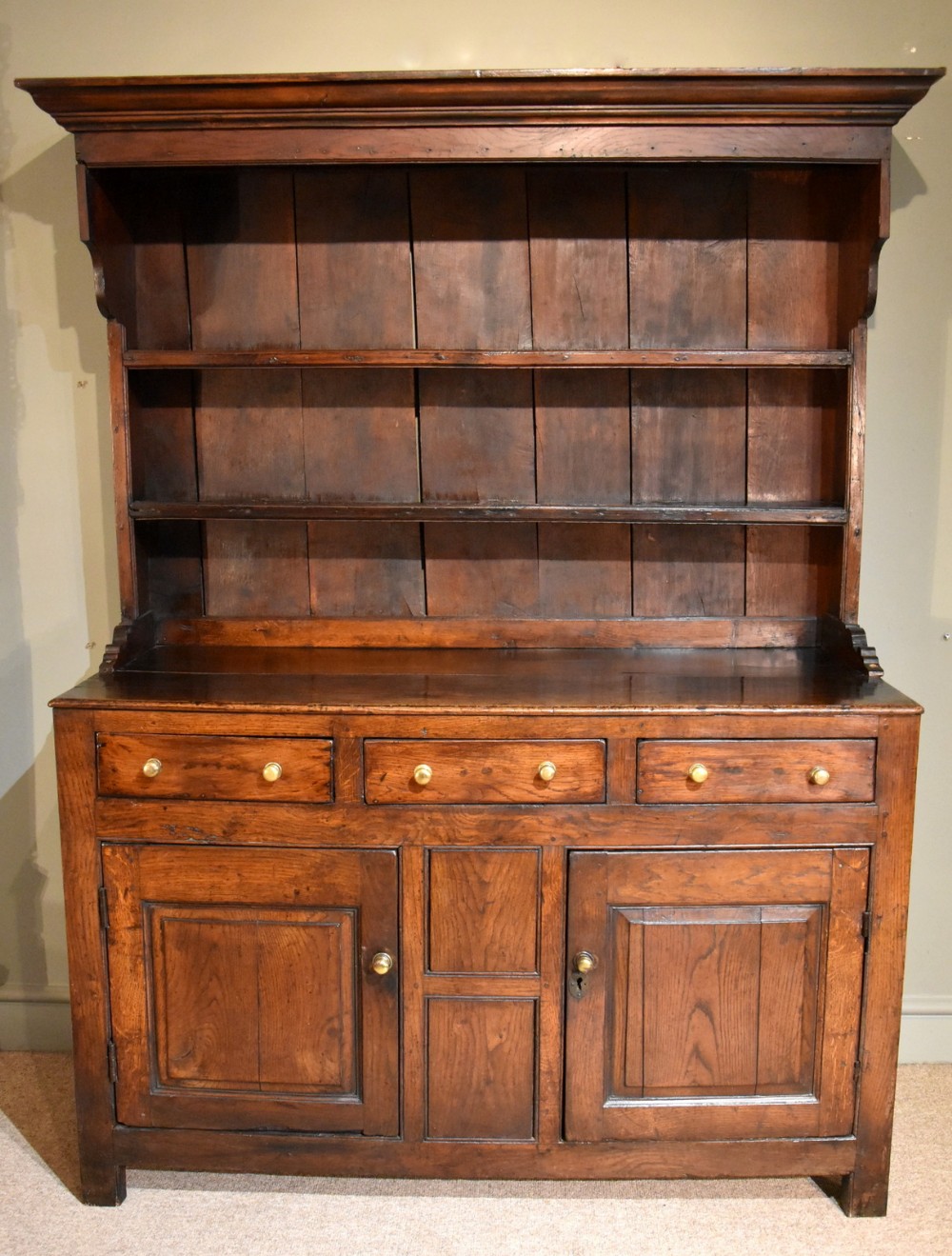 Elegant Early 19th Century Oak Dresser