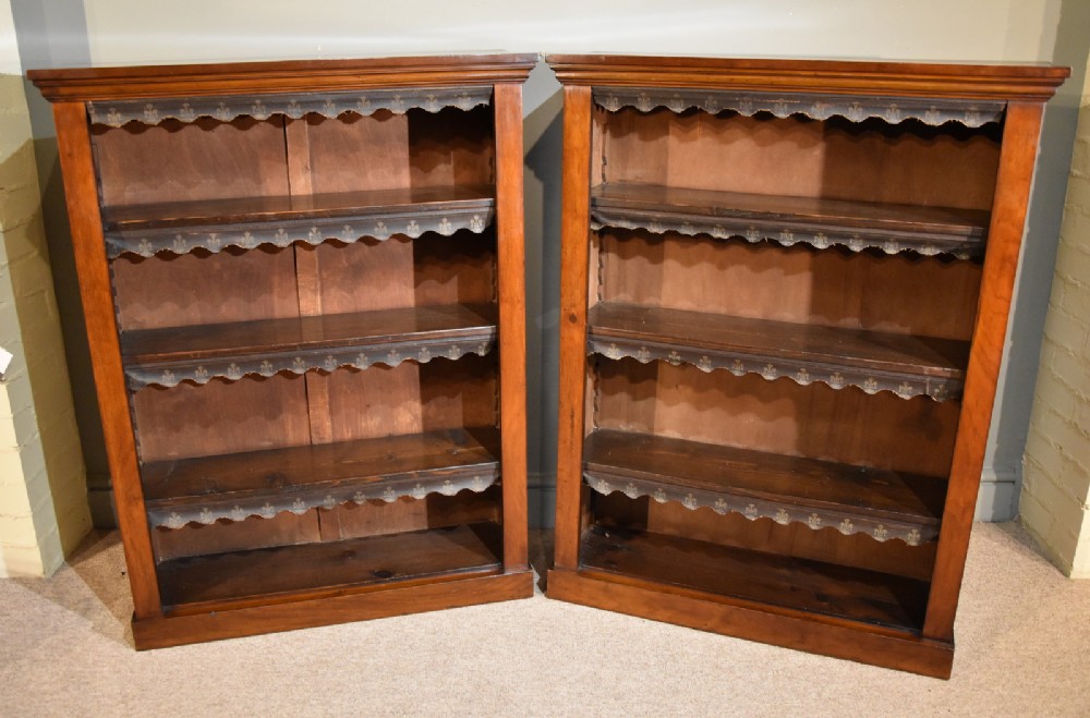 Pair of Late 19th Century Mahogany Bookcases 