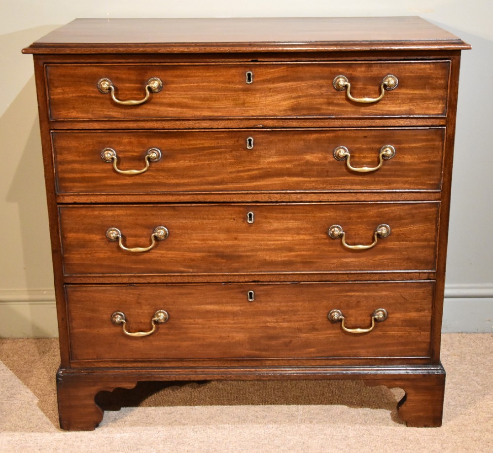 A Good Quality Mid 18th Century Mahogany Chest of Drawers 