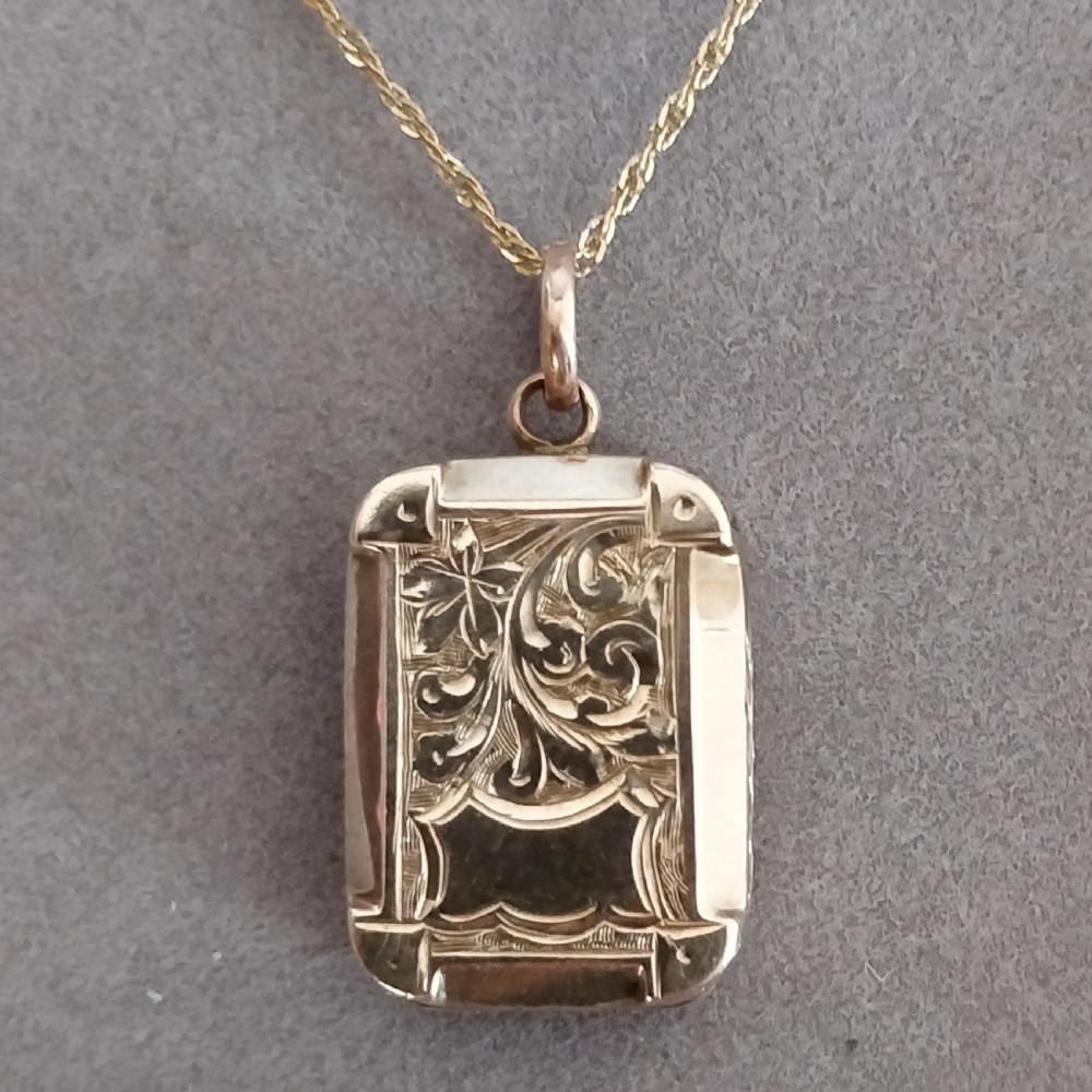 Victorian 9ct Gold Locket