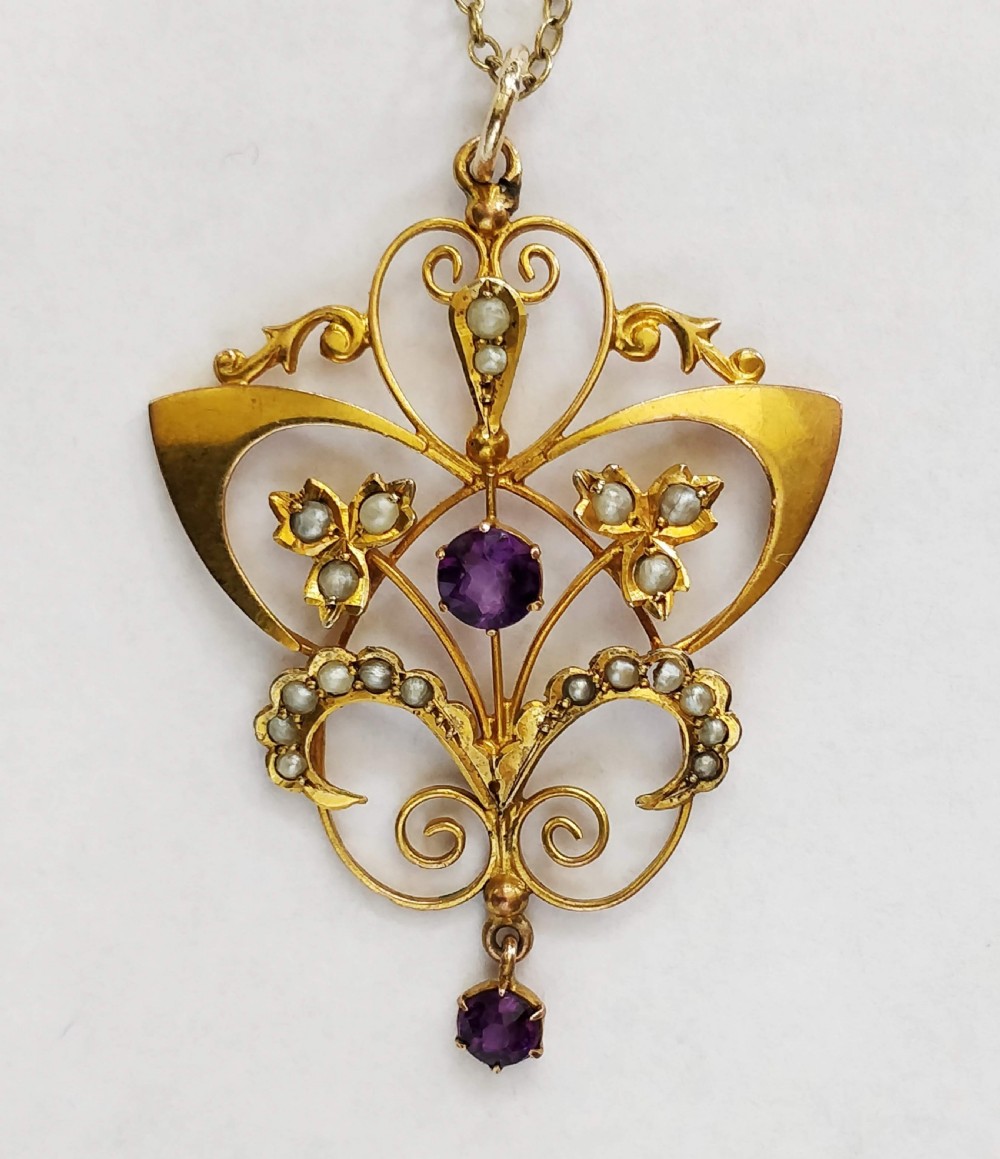 Victorian Art Nouveau 9ct Gold Pendant View II