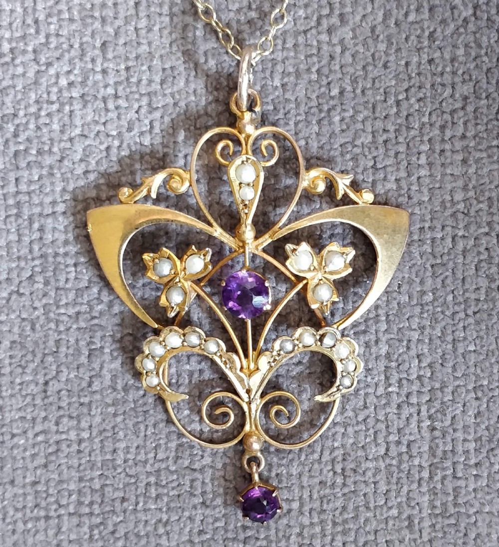 Victorian Art Nouveau 9ct Gold Pendant View VIII