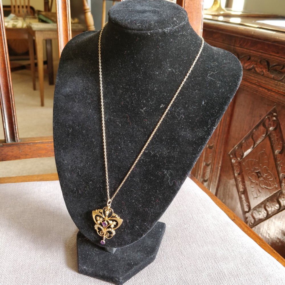 Victorian Art Nouveau 9ct Gold Pendant View IX