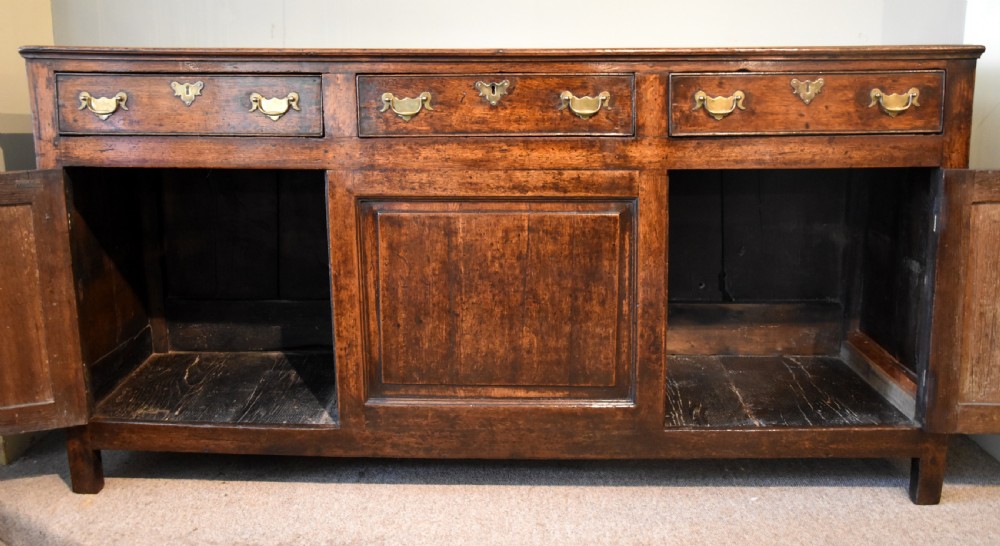  George III Oak Dressr Base with Cupboards View IV