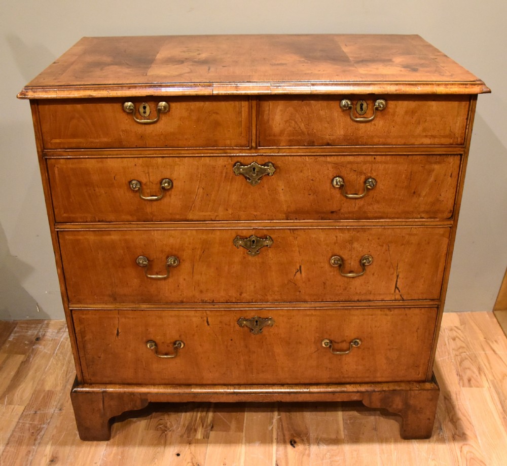 walnut veneered George I chest of drawers View II
