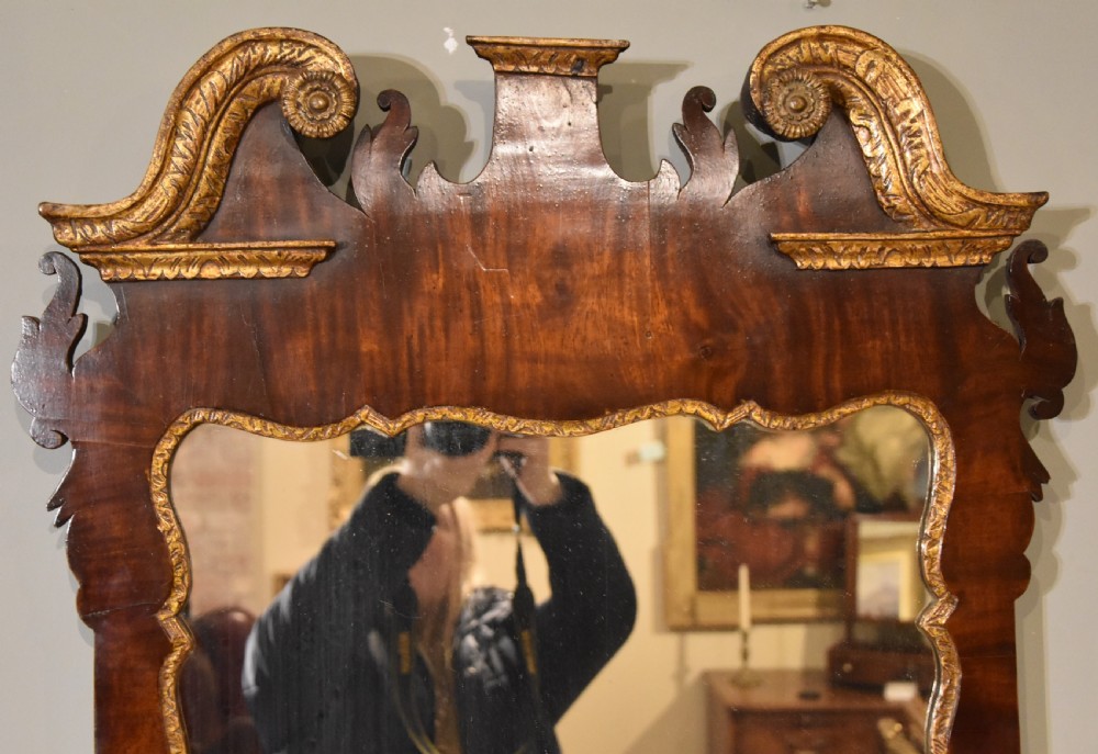 Early 18th century walnut wall mirror View IV