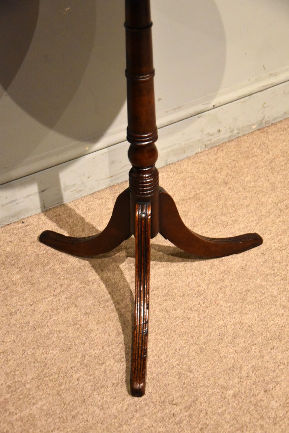 Regency period mahogany tilting lamp /wine table View IV