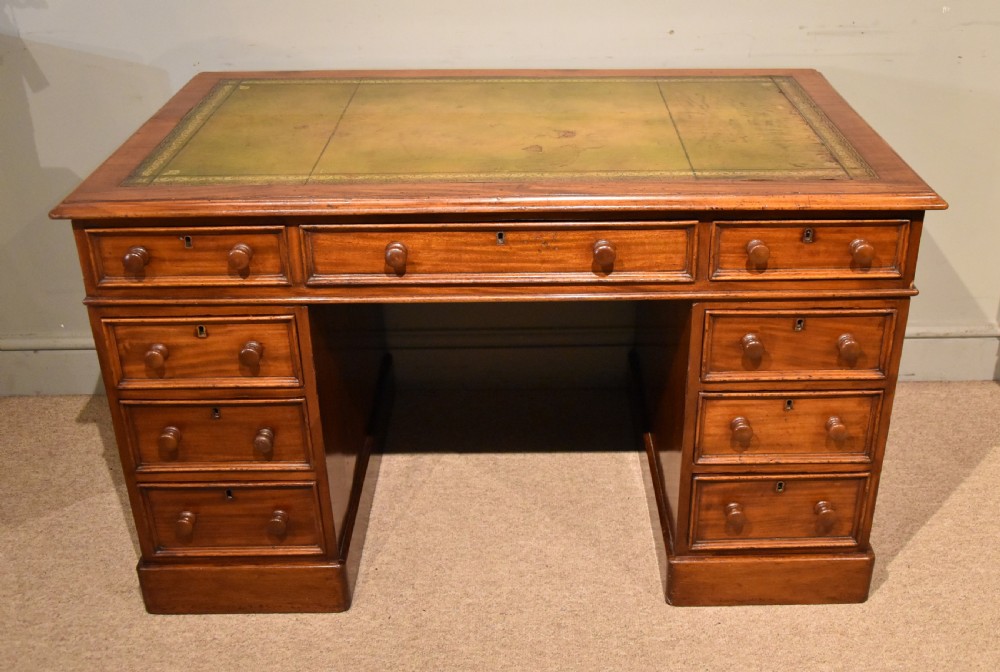 Mid 19th century mahogany pedestal desk