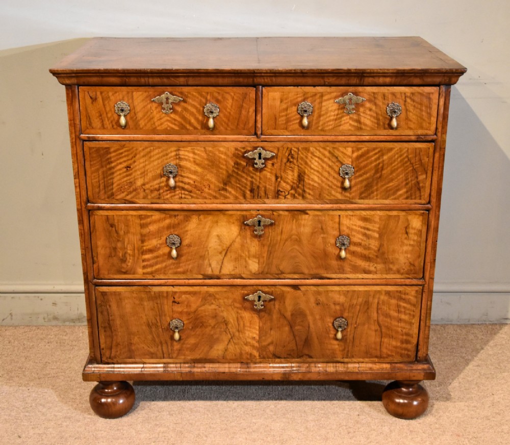 Queen Anne walnut chest of drawers