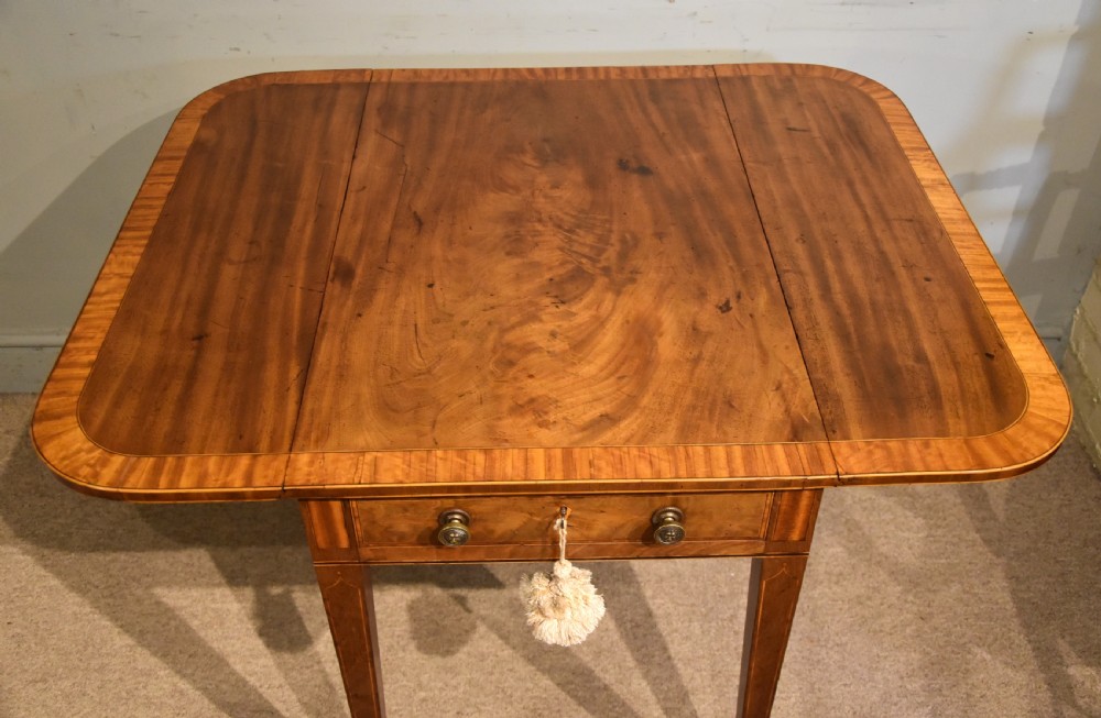 18th century mahogany and satinwood Pembroke table View VII