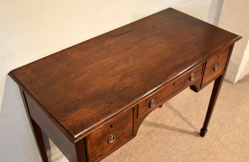 Early 19th century mahogany dressing table View VI