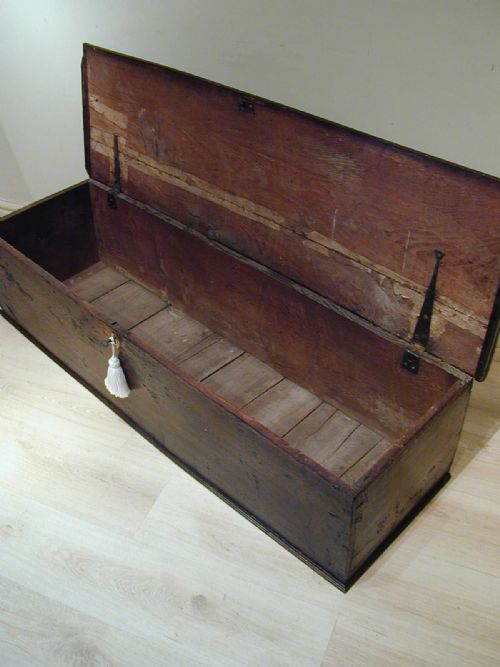 GEORGIAN SWORD CHEST IN OAK - ADDITIONAL PHOTO 5