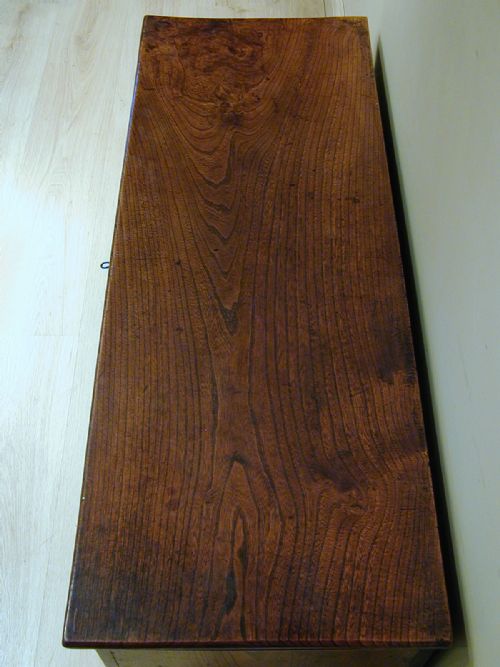 A SUPERB EARLY 19TH CENTURY GEORGIAN STORAGE TRUNK - ADDITIONAL PHOTO 2