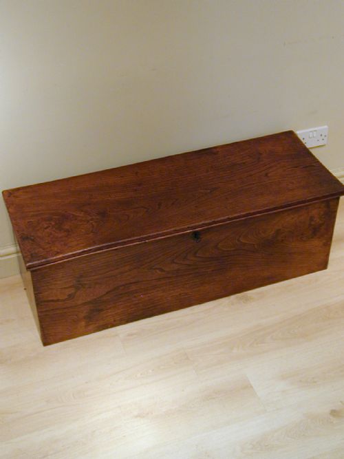 A SUPERB EARLY 19TH CENTURY GEORGIAN STORAGE TRUNK - ADDITIONAL PHOTO 6