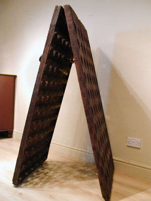 A STUNNING SOLID OAK WINE RACK - ADDITIONAL PHOTO 4