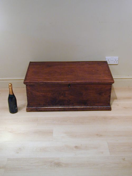 top quality georgian elm trunk - CATEGORY: ANTIQUE CHESTS - DATED 1800