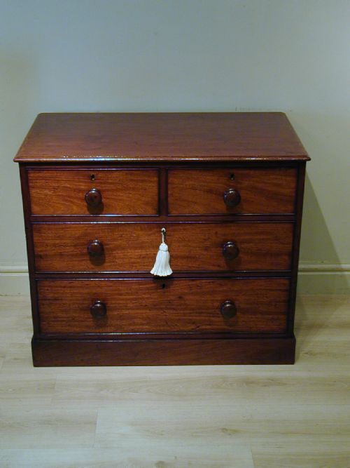 charming small victorian chest of drawers - CATEGORY: ANTIQUE CHEST OF DRAWERS - DATED 1870