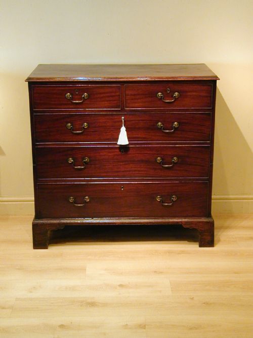 a handsome georgian chest of drawers - CATEGORY: ANTIQUE CHEST OF DRAWERS - DATED 1750