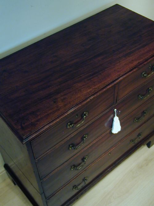 A HANDSOME GEORGIAN CHEST OF DRAWERS - ADDITIONAL PHOTO 7
