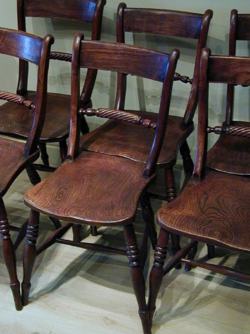 AN EXQUISITE SET OF SIX COUNTRY CHAIRS - ADDITIONAL PHOTO 7