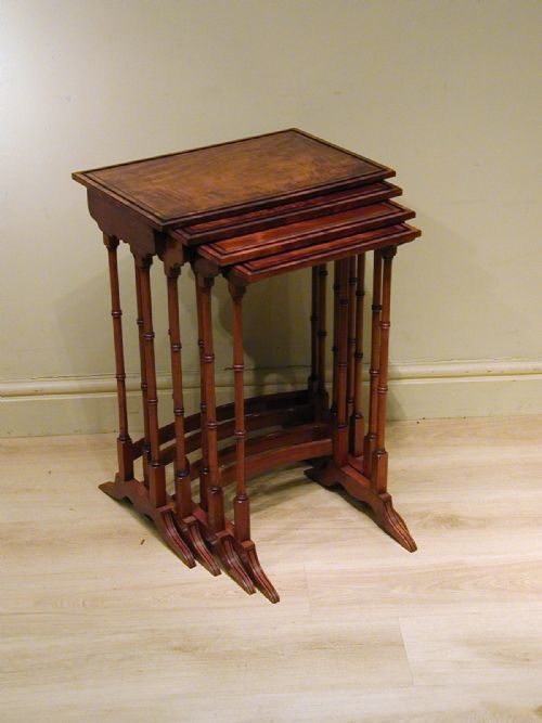 an exceptional nest of tables - CATEGORY: ANTIQUE TABLES - DATED 1900