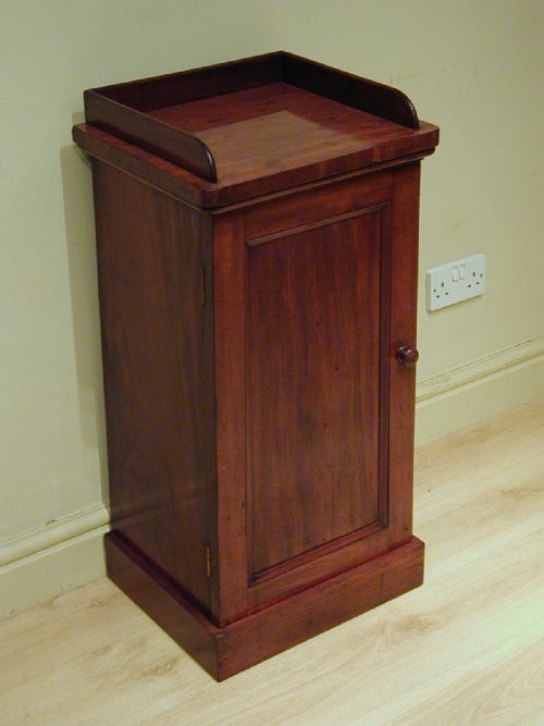 supreme quality singledoor cupboard - CATEGORY: ANTIQUE CABINETS - DATED 1850