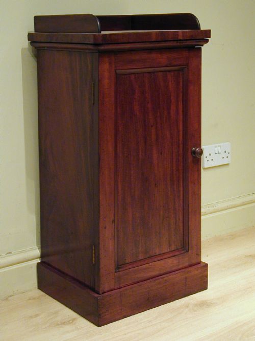 SUPREME QUALITY SINGLEDOOR CUPBOARD - ADDITIONAL PHOTO 2