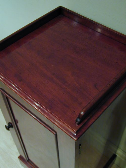 SUPERB SINGLEDOOR CUPBOARD BY HEALS - ADDITIONAL PHOTO 2