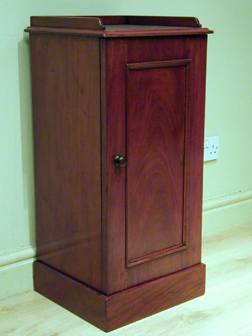 SUPERB SINGLEDOOR CUPBOARD BY HEALS - ADDITIONAL PHOTO 3